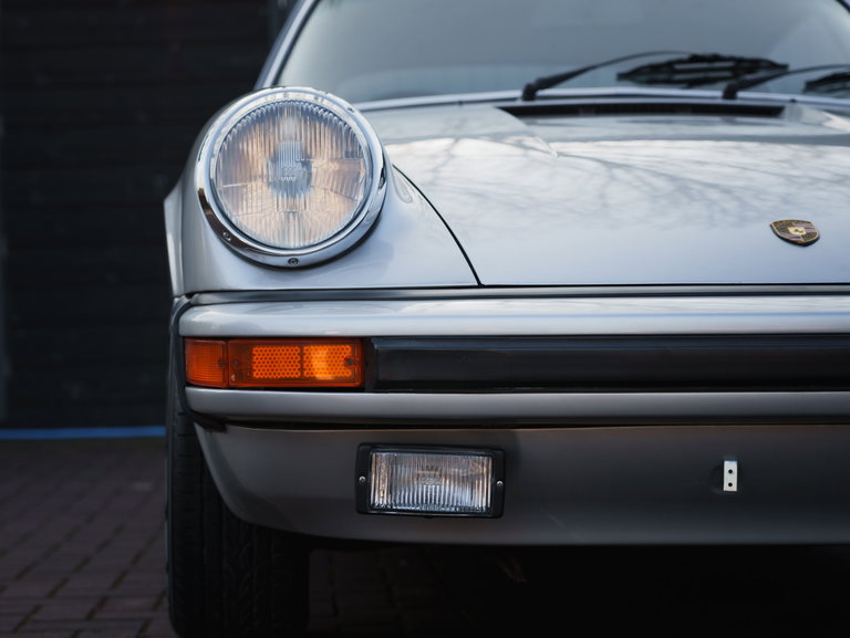 Porsche 911 „25 Jahre Jubiläumsmodell“