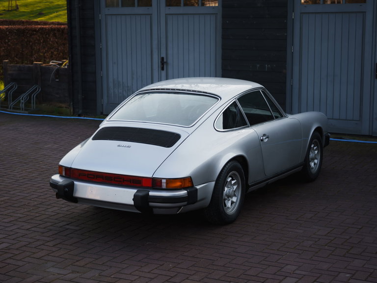 Porsche 911 „25 Jahre Jubiläumsmodell“