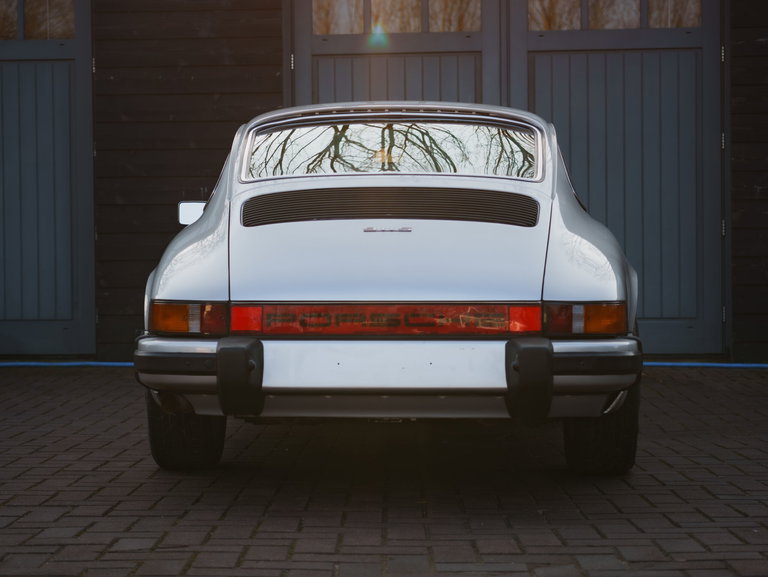 Porsche 911 „25 Jahre Jubiläumsmodell“