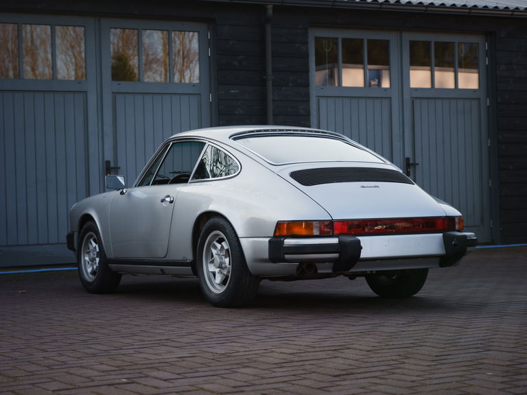 Porsche 911 „25 Jahre Jubiläumsmodell“