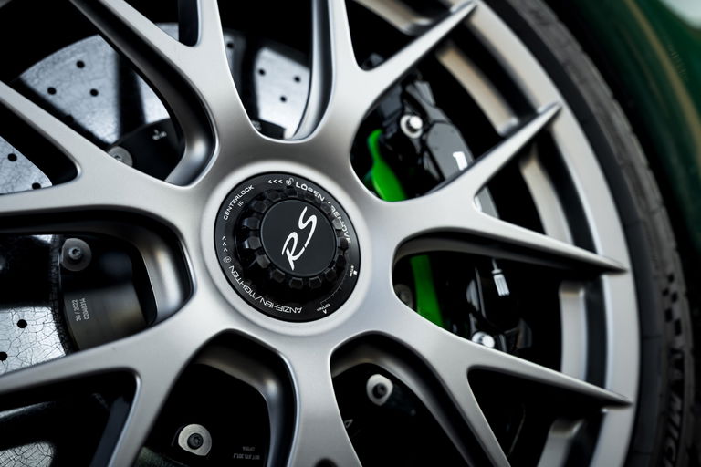 Porsche 718 Cayman GT4 RS