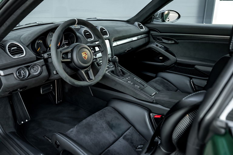 Porsche 718 Cayman GT4 RS