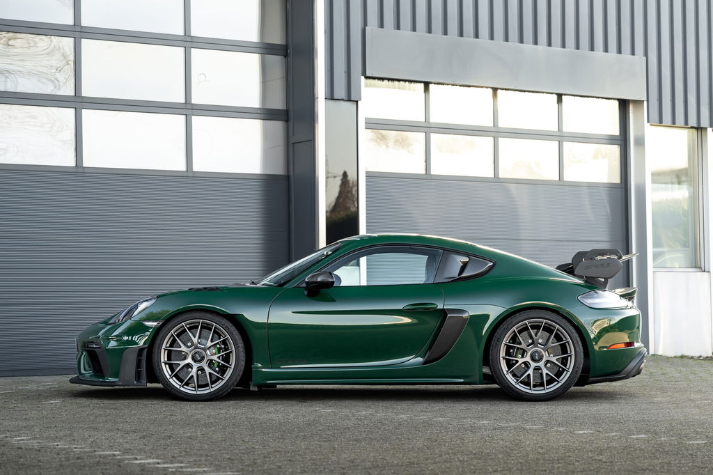Porsche 718 Cayman GT4 RS
