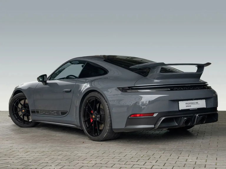 Porsche 992.2 Carrera 4 GTS