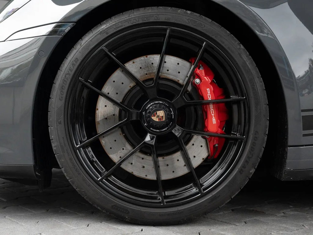 Porsche 992.2 Carrera 4 GTS