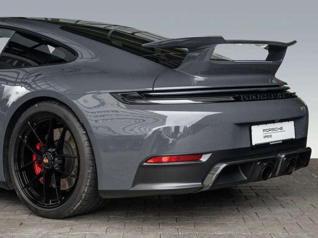 Porsche 992.2 Carrera 4 GTS