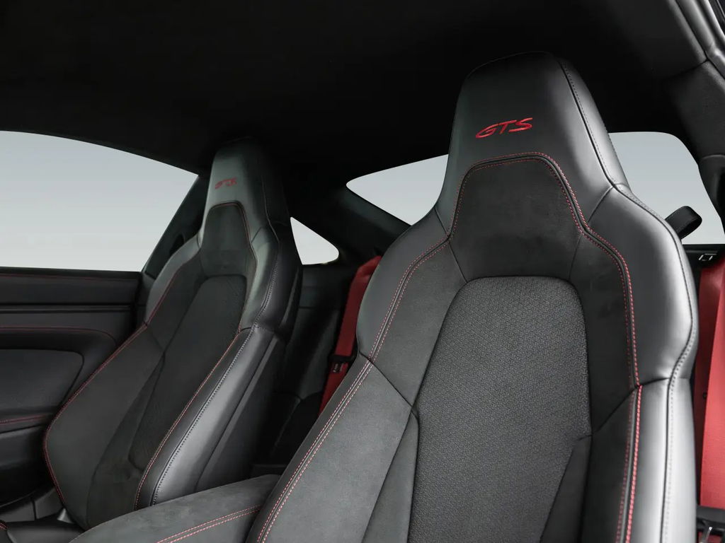 Porsche 992.2 Carrera 4 GTS