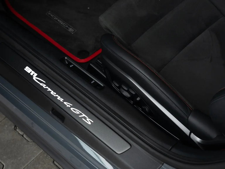 Porsche 992.2 Carrera 4 GTS