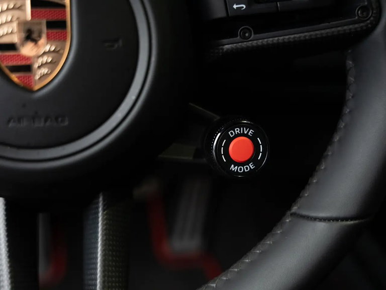 Porsche 992.2 Carrera 4 GTS