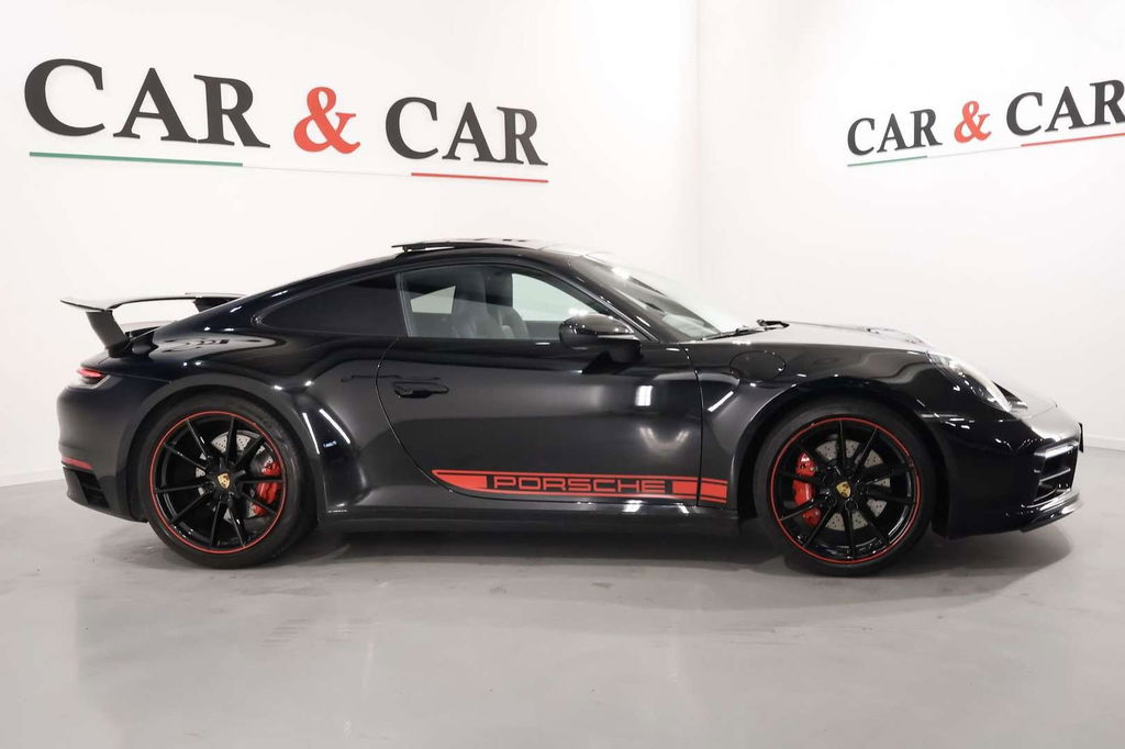 Porsche 992 Carrera 4S