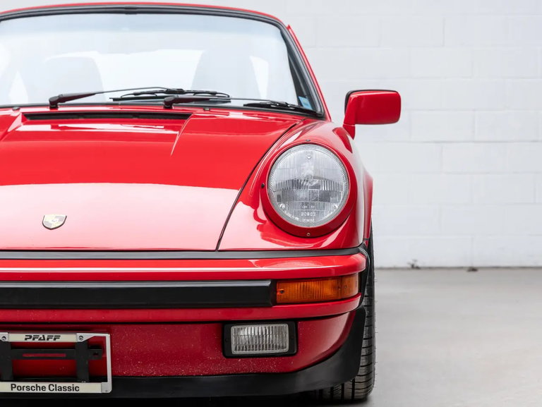 Porsche 911 Carrera 3.2 (US)