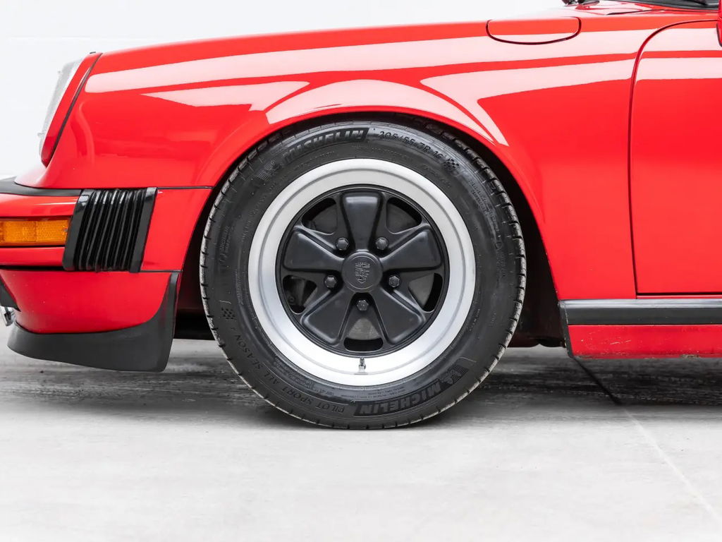 Porsche 911 Carrera 3.2 (US)