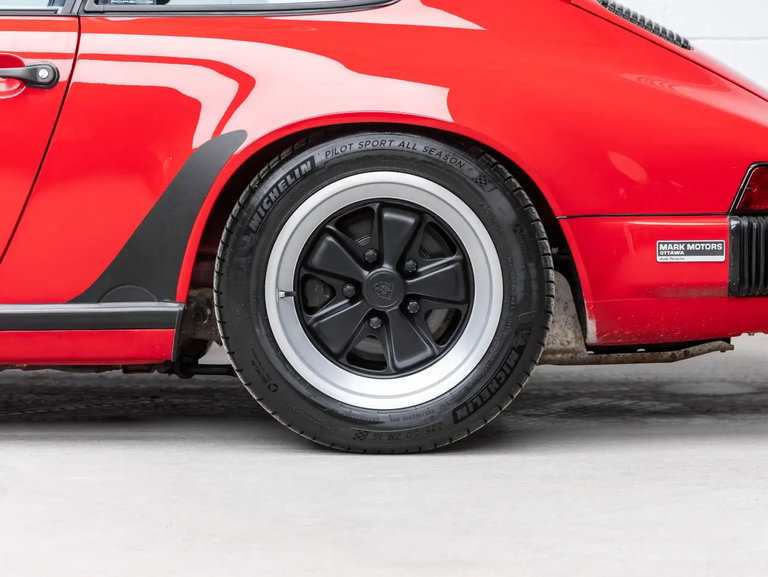 Porsche 911 Carrera 3.2 (US)