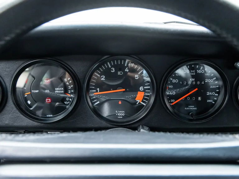 Porsche 911 Carrera 3.2 (US)