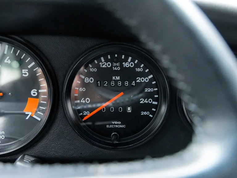 Porsche 911 Carrera 3.2 (US)