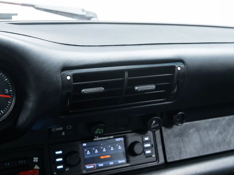 Porsche 911 Carrera 3.2 (US)