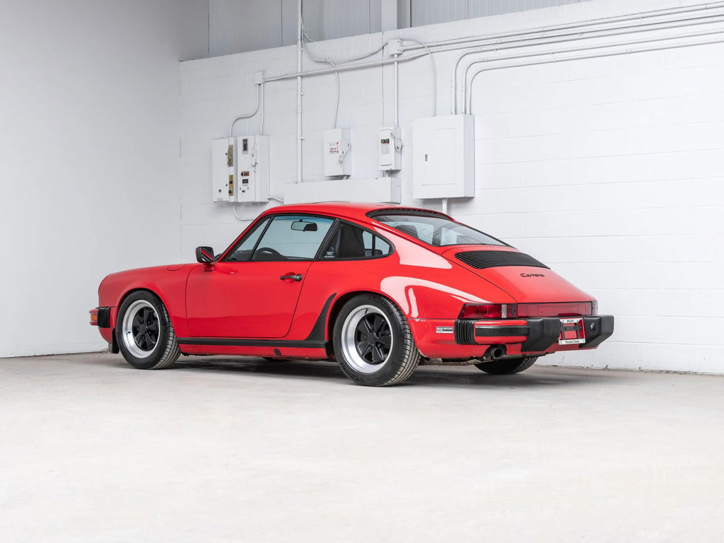Porsche 911 Carrera 3.2 (US)