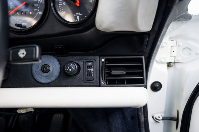 Porsche 911 Carrera 3.2 Supersport