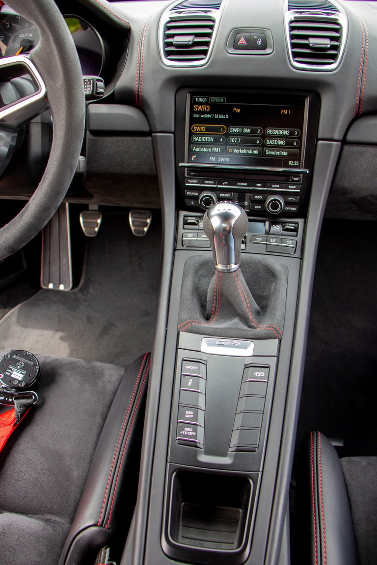 Porsche 981 Cayman GT4