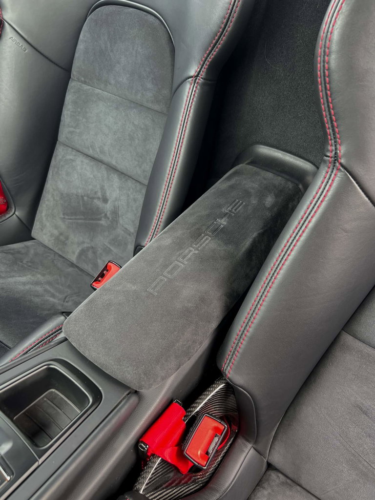 Porsche 981 Cayman GT4