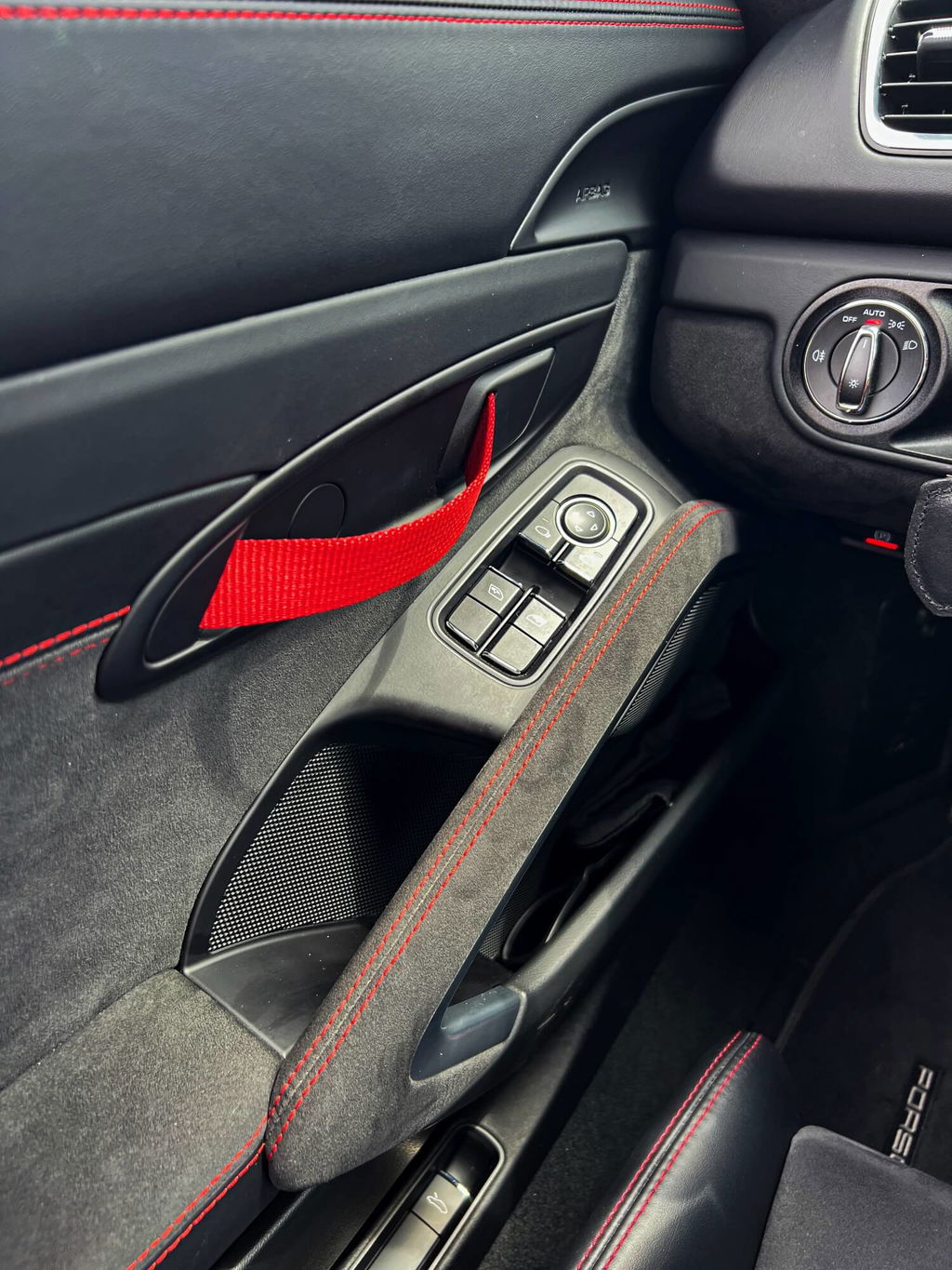 Porsche 981 Cayman GT4