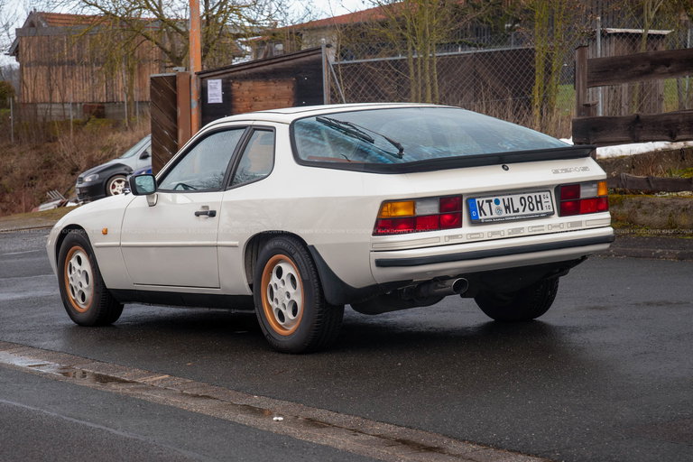 Porsche 924 S