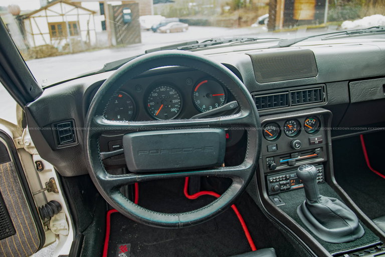 Porsche 924 S