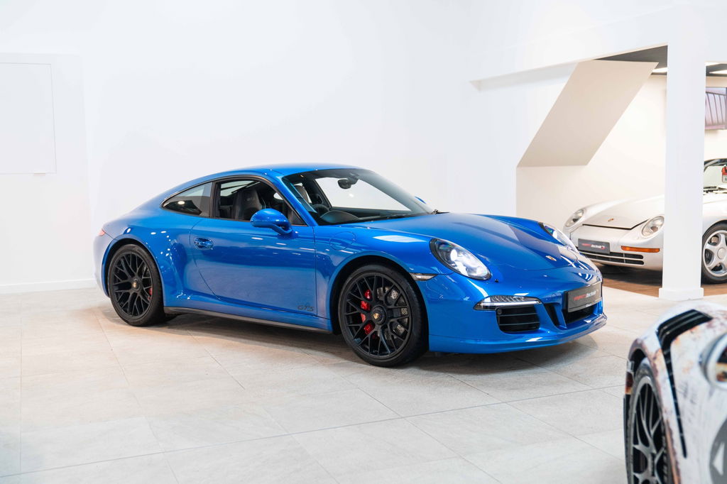 Porsche 991 Carrera 4 GTS