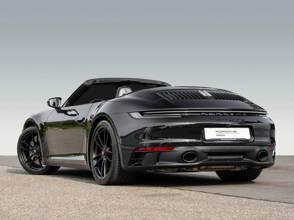 Porsche 992 Carrera 4 GTS