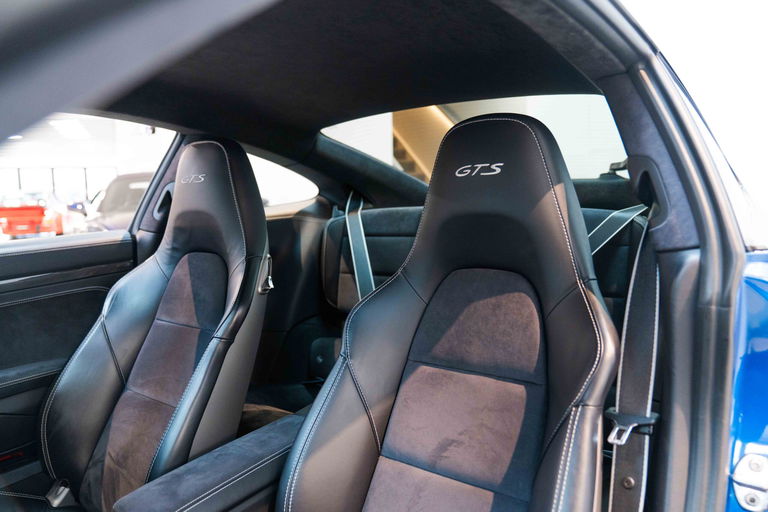 Porsche 991 Carrera 4 GTS