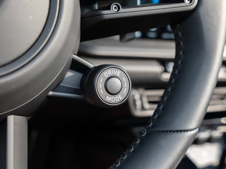 Porsche 992 Carrera 4 GTS