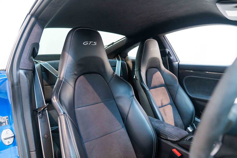 Porsche 991 Carrera 4 GTS