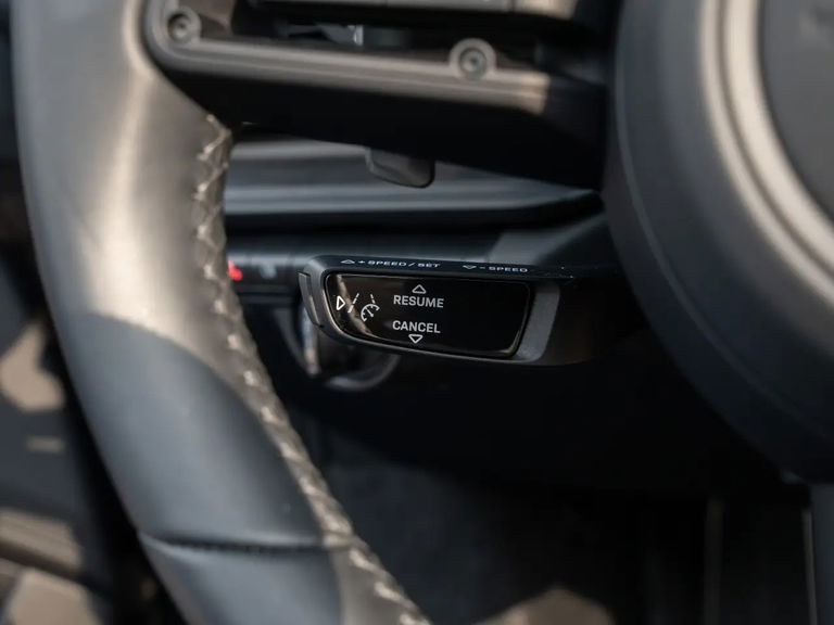 Porsche 992 Carrera 4 GTS