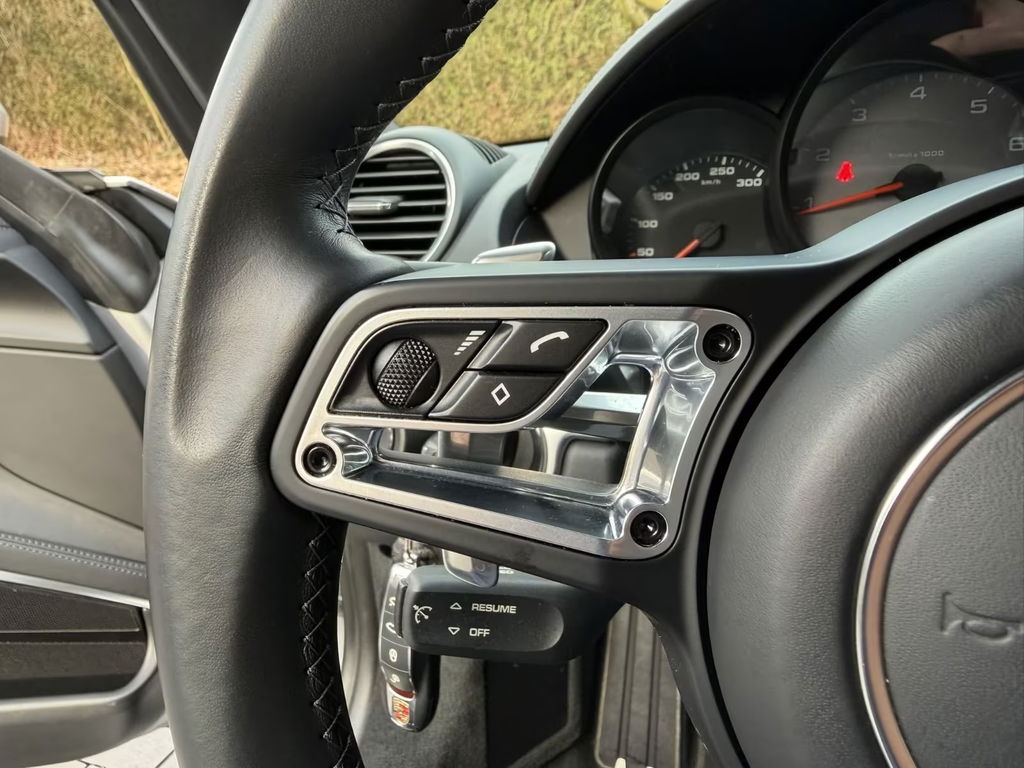 Porsche 718 Cayman S