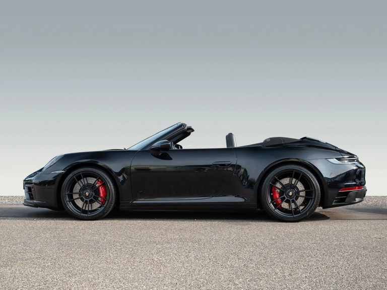 Porsche 992 Carrera 4 GTS