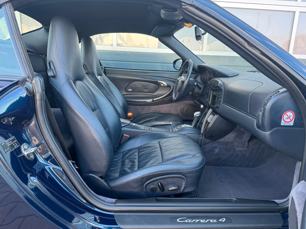 Porsche 996 Carrera 4