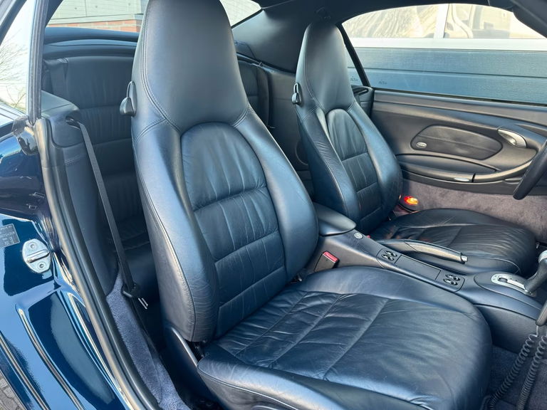 Porsche 996 Carrera 4