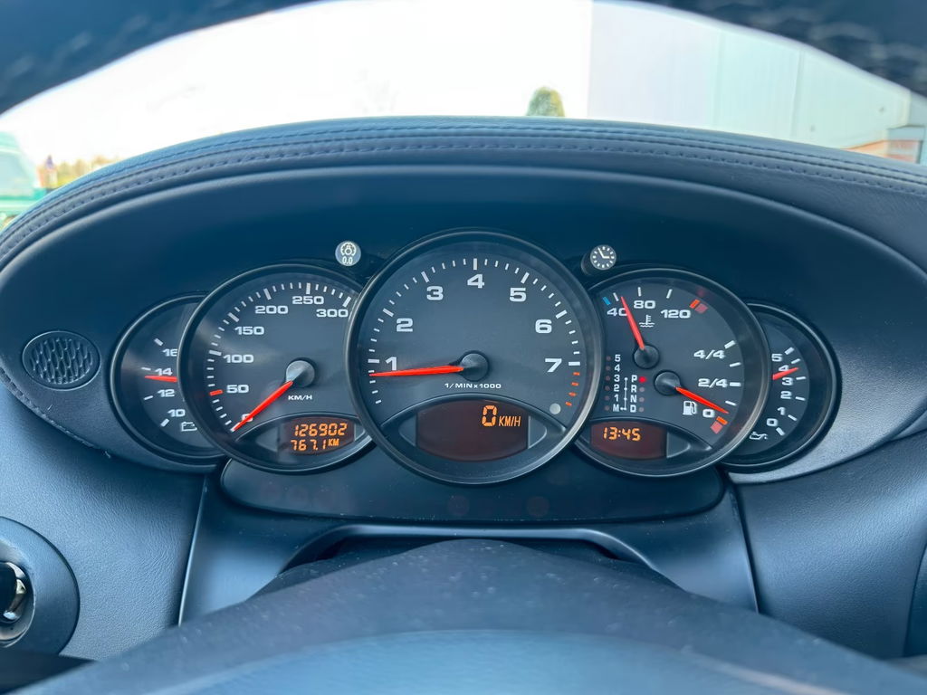 Porsche 996 Carrera 4