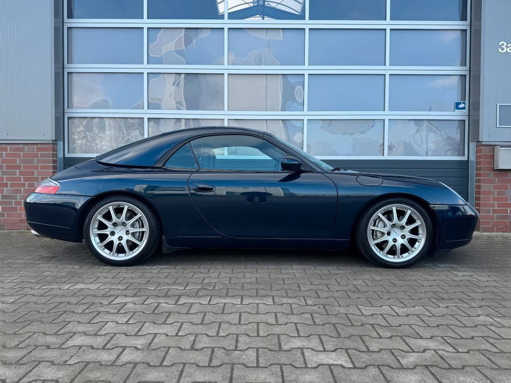 Porsche 996 Carrera 4