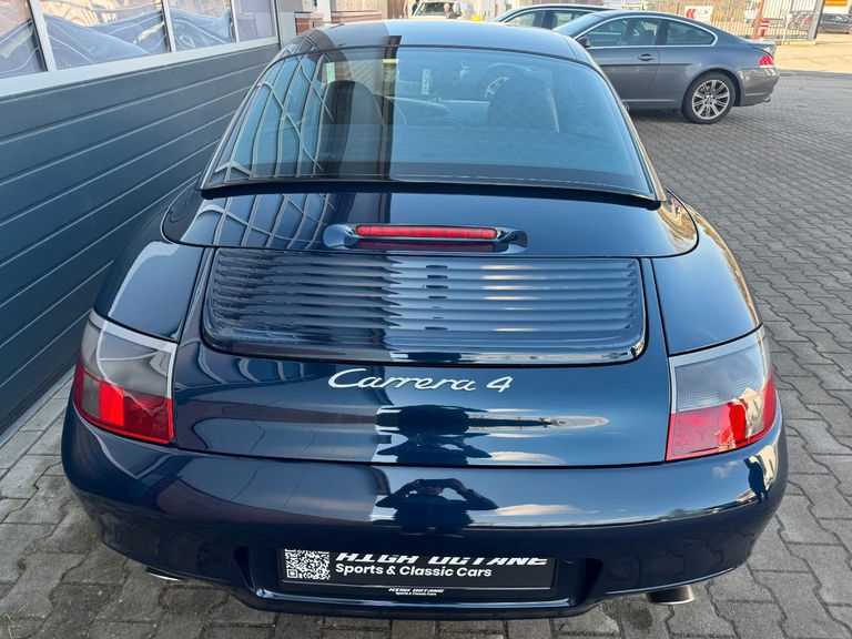 Porsche 996 Carrera 4