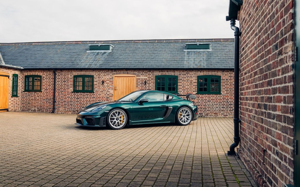 Porsche 718 Cayman GT4 RS