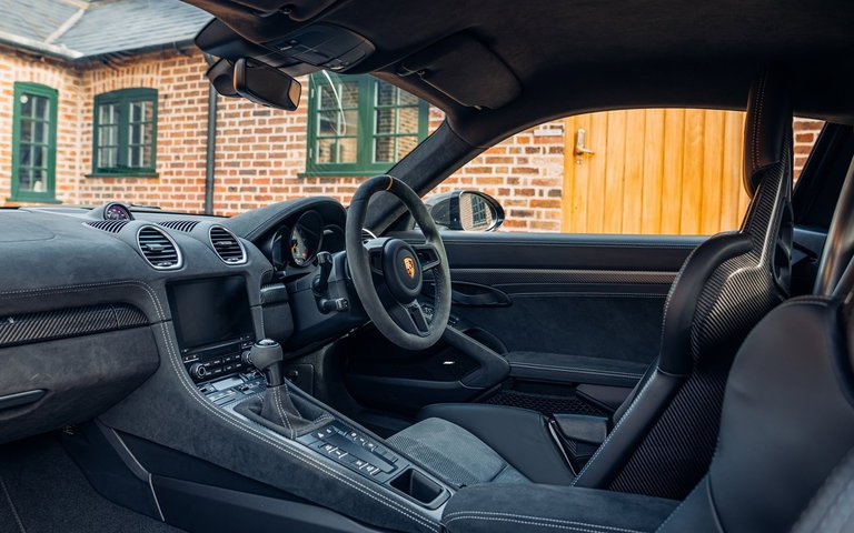 Porsche 718 Cayman GT4 RS