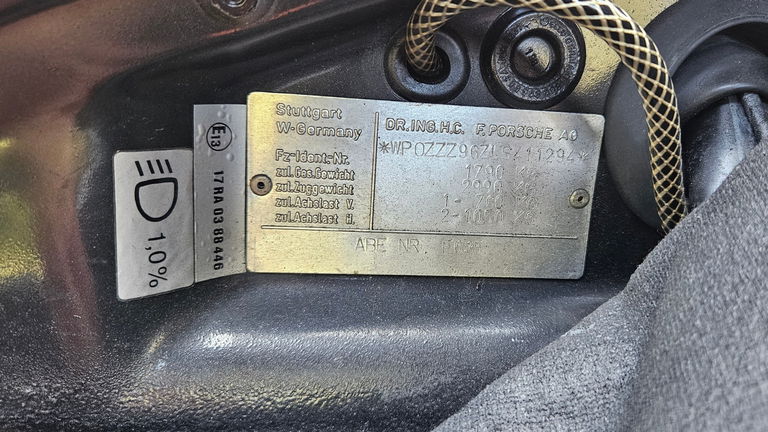 Porsche 964 Carrera 4