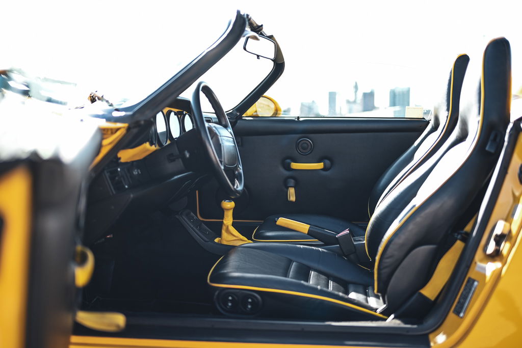 Porsche 964 Carrera 2 Speedster