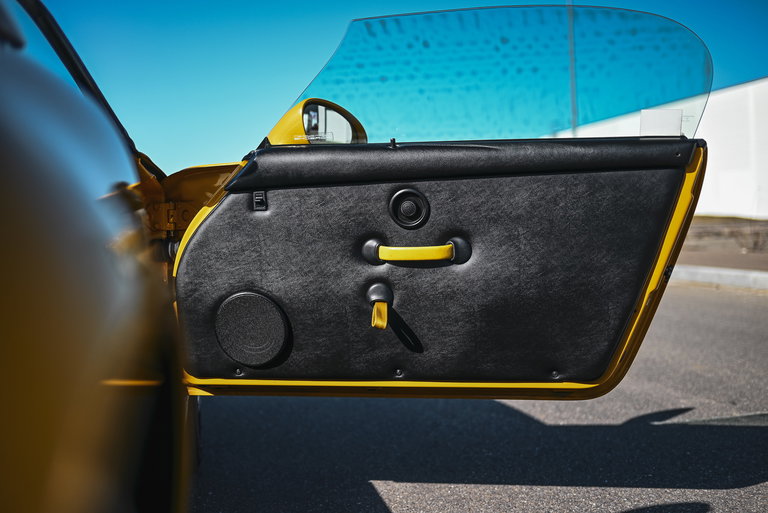 Porsche 964 Carrera 2 Speedster