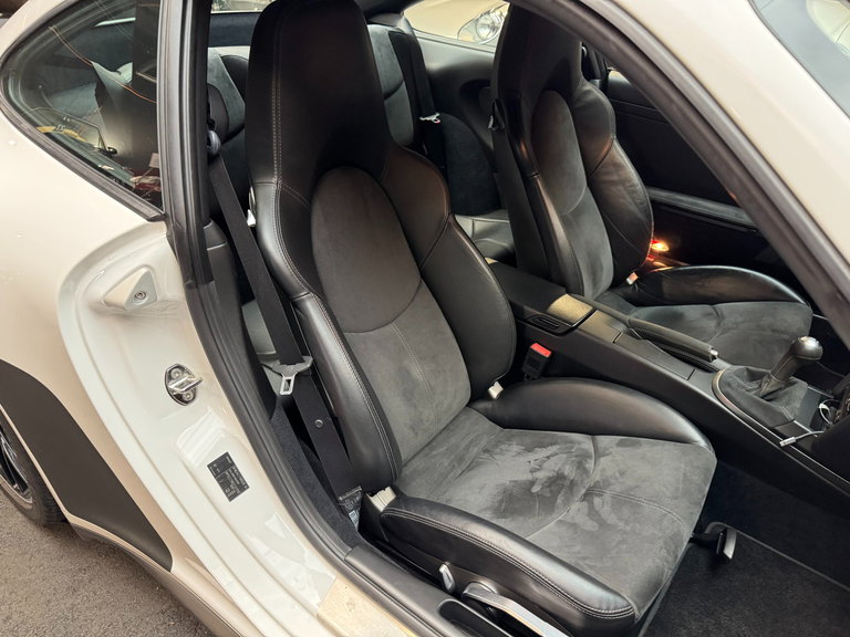 Porsche 997.2 Carrera GTS