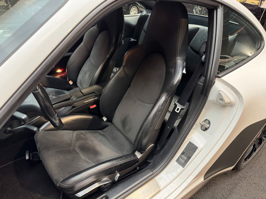 Porsche 997.2 Carrera GTS