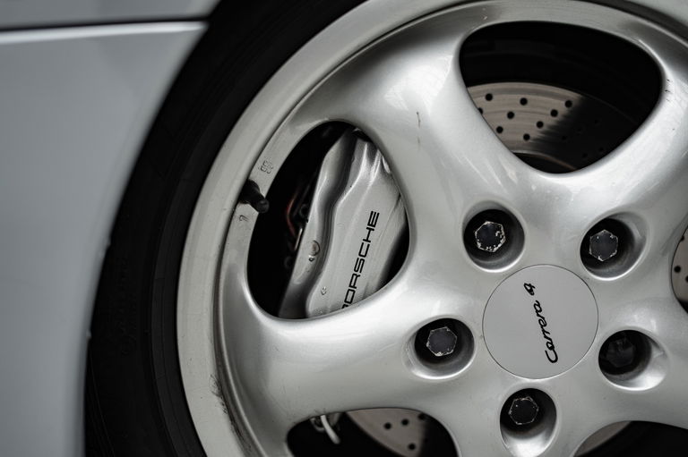 Porsche 993 Carrera 4