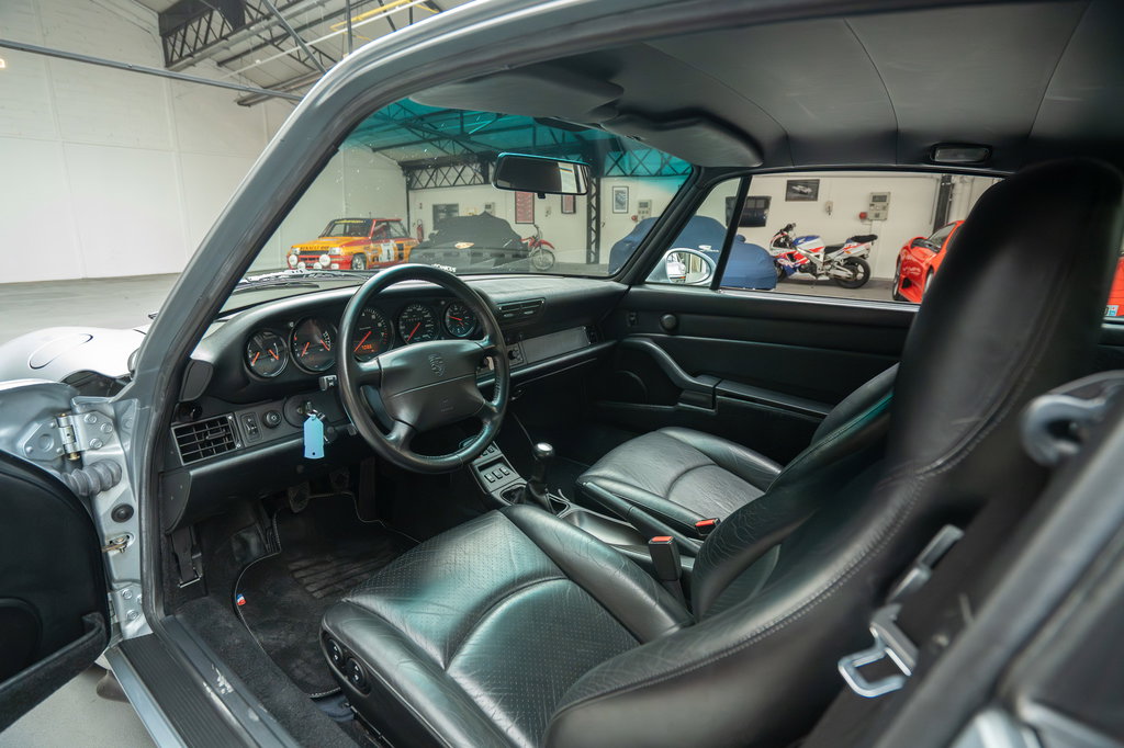 Porsche 993 Carrera 4