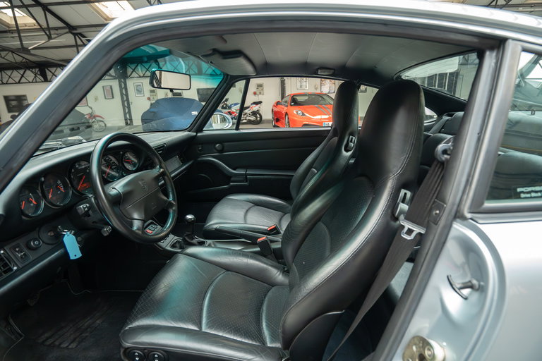 Porsche 993 Carrera 4